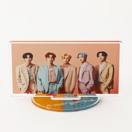 横長にも印刷可能です。(こちらのアクスタのサイズは本体W112×H68㎜、台座W60×H40 mmになります。)