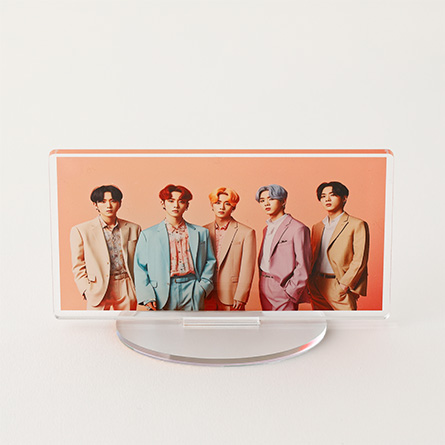 横長にも印刷可能です。(こちらのアクスタのサイズは本体W112×H68㎜、台座W60×H40 mmになります。)