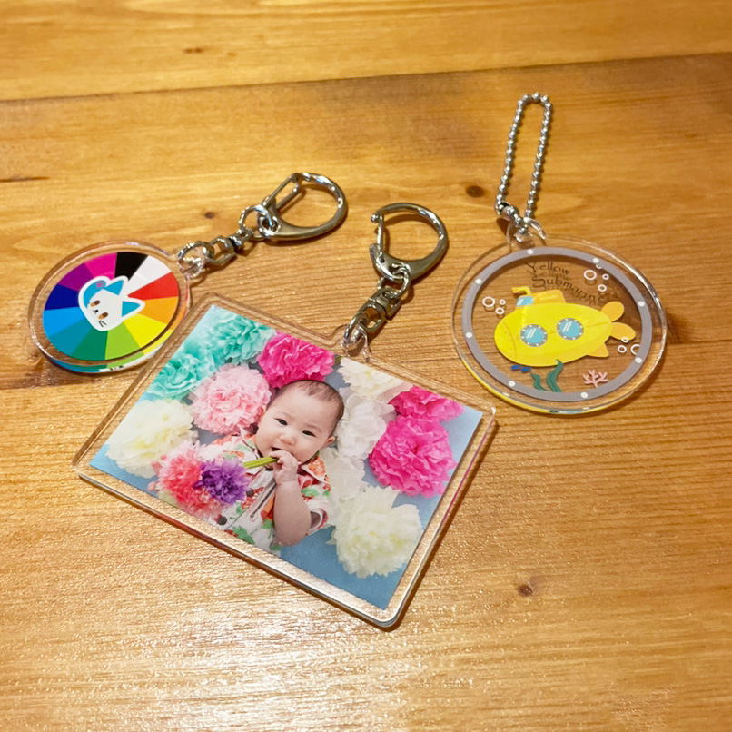 透明のアクリルを使用しております。